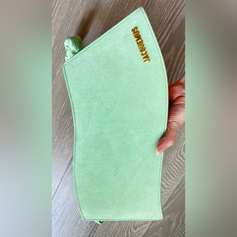Jacquemus La Vague Shoulder Bag in Green - Picture 7 of 16